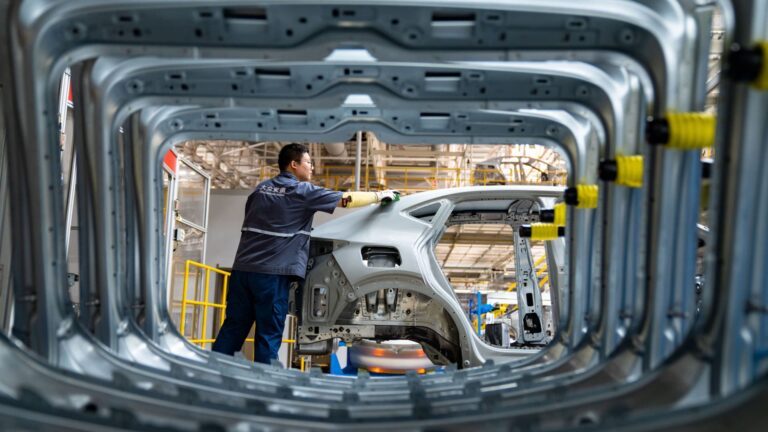 108042322 1727883733262 gettyimages 2173642572 Volkswagen Workshop in Hefei